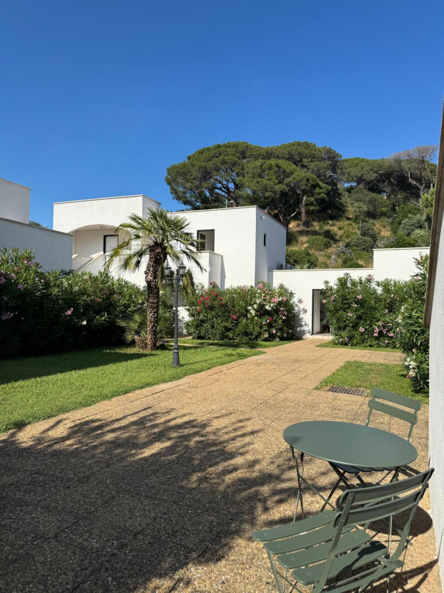 Beach Cannes Bungalows 勒卡内 外观 照片