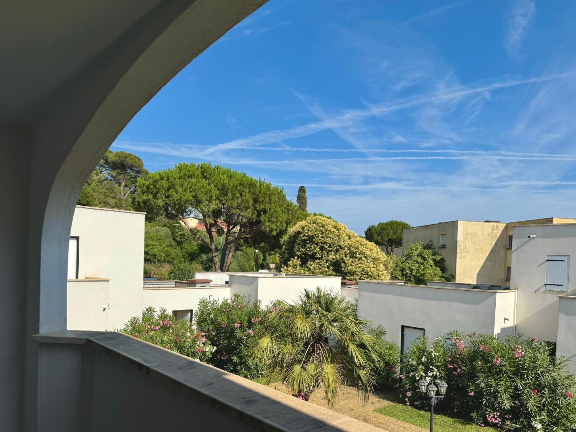 Beach Cannes Bungalows 勒卡内 外观 照片